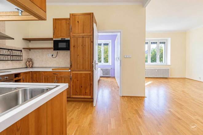 Praha 10 - Záběhlice, pronájem bytu 4+kk, 98 m2, parkovací stání