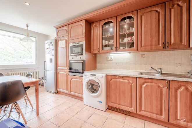 Prostorný byt 4+1 se zasklenou lodžií o celkové ploše 94 m² – Praha 9, Kyje